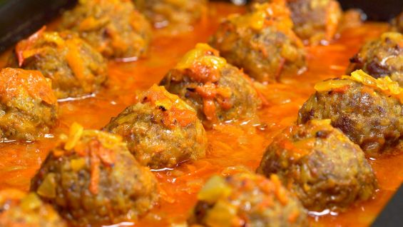 Мясные тефтели с рисом в духовке