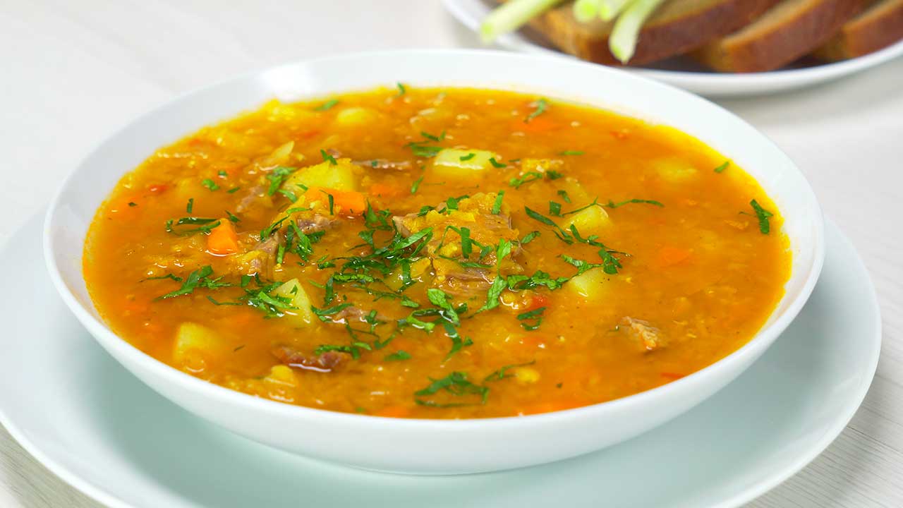 Вкусный и питательный чили-суп из красной чечевицы и нута: насыщенный вкус и полезные свойства