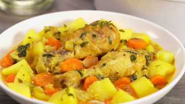 Тушеная курица с овощами в горчичном соусе