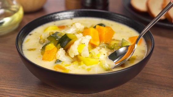 Овощной сырный суп. Итальянская кухня