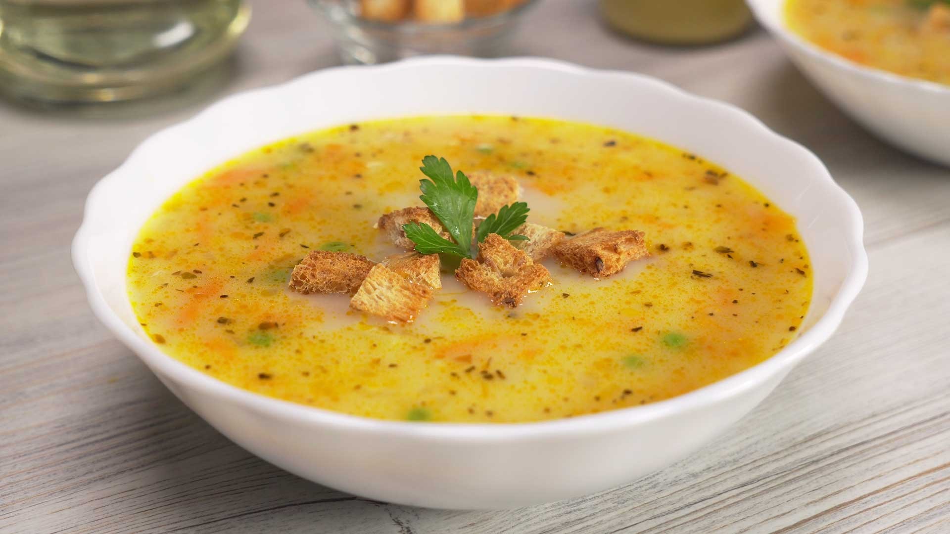 Сырный суп с креветками и курицей