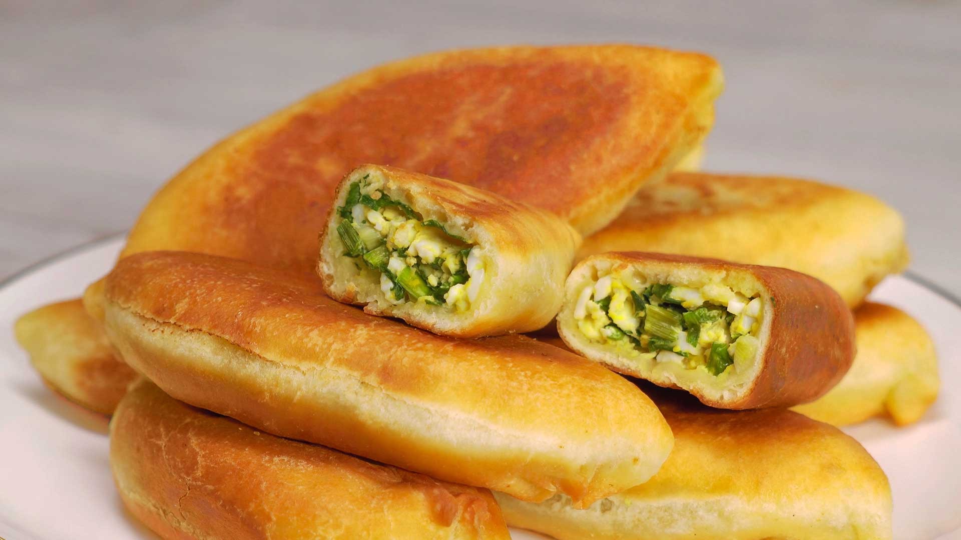 Пирожки с яйцом и зеленым луком - пошаговый рецепт с фото на ЯБпоела