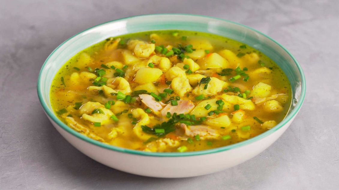 Простой суп из курицы и клецками – пошаговый рецепт