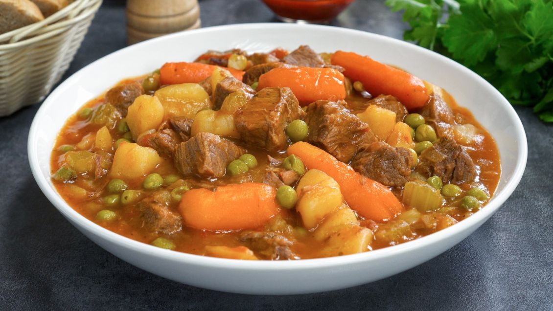 Тушеная говядина с овощами. Рецепт от Всегда Вкусно!