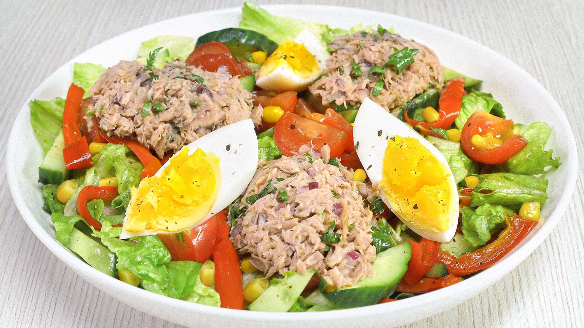 Салат с консервированным тунцом. Рецепт от Всегда Вкусно!