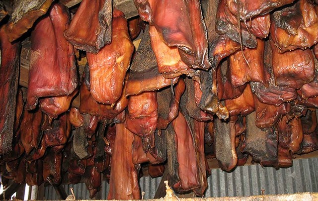 Хаукартль - разложившееся мясо акулы